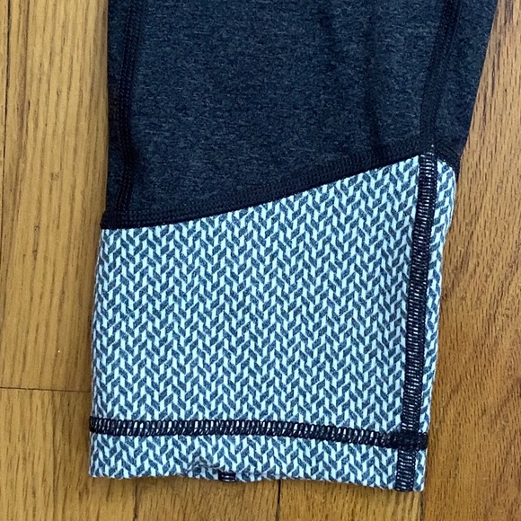 Avalanche Gray High-Waisted Leggings - Picture 5 of 8